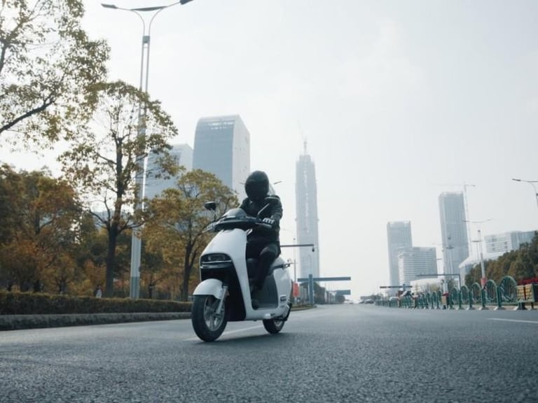 Keeway Blueshark Lite 45 - £500 off I Road Legal Electric Scooter