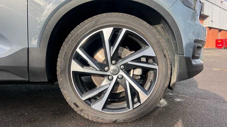 2021 Volvo XC40 2.0 B4P R DESIGN Pro 5dr Auto SUV Petrol Automatic