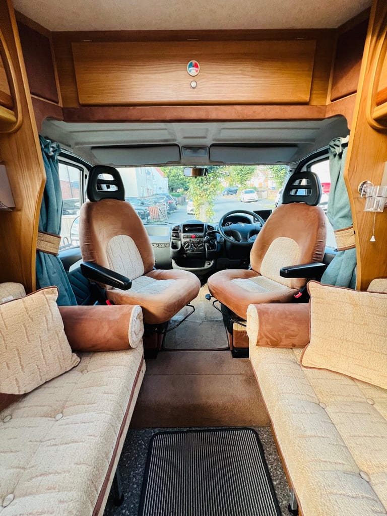 Autocrusie starburst 2005 motorhome