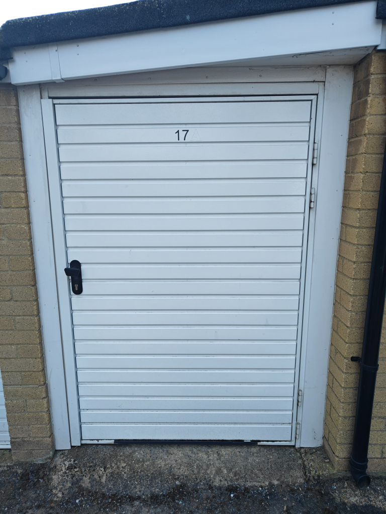 Garages to Rent: Parkgate Road (Gateways Court), Surrey, SM6 0AW