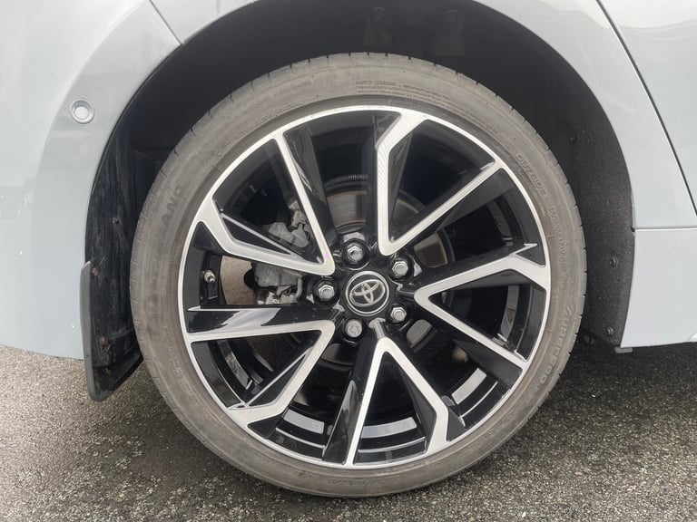 TOYOTA COROLLA PETROL HATCHBACK 1.8 VVT-i Hybrid Excel 5dr CVT [Panoramic Roof]