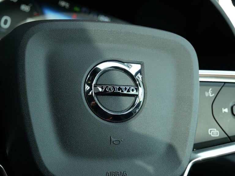 2020 Volvo XC40 1.5h T5 Twin Engine Recharge 10.7kWh R-Design Pro SUV 5dr Petrol Plug-in Hy SUV H...