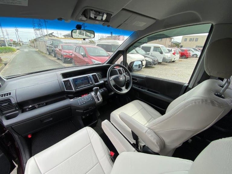 Honda Stepwagon/Alphard/Estima 2.0 Spada Z Auto 2.0 RK5 Auto 8 Seater MPV