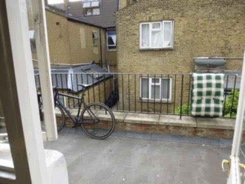 Room with double bed in Fulham for 1 person