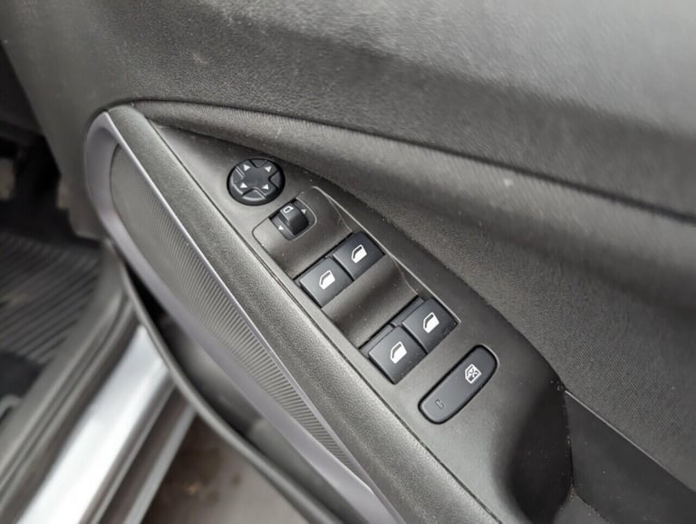 2021 Vauxhall Crossland 1.2 SE SUV 5dr Petrol Manual Euro 6 (s/s) (83 ps) - ALLOY, AIR CON, CRUIS...