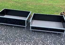 Galvanised dog beds, jump up beds, whelping beds / boxes