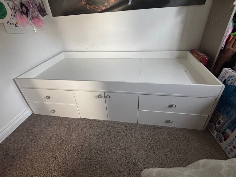 Single bed with storage 