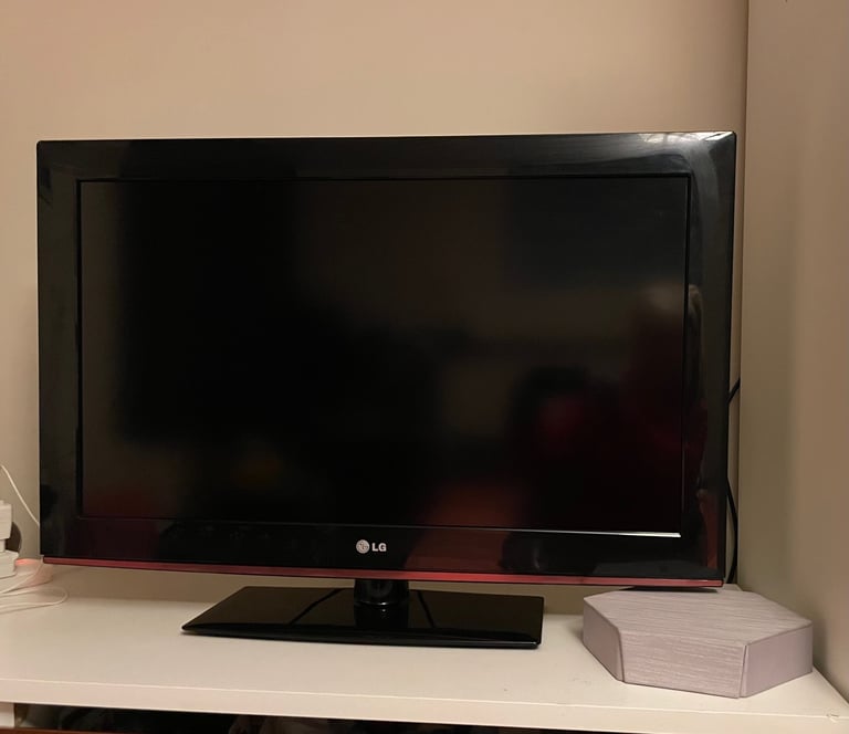 LG tv 32” 