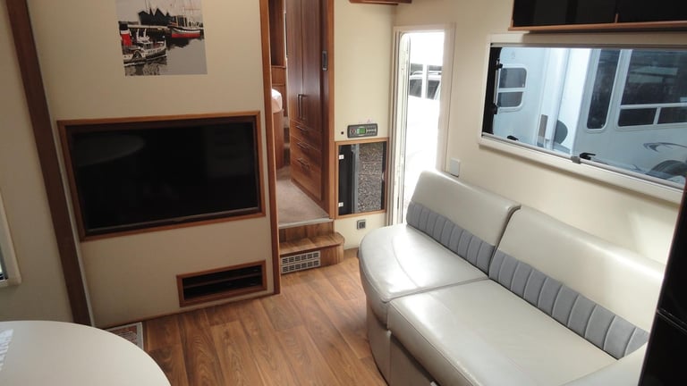 Fifth Wheel Co Celtic Rambler 5th wheel trailer