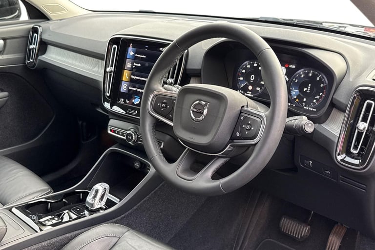 2021 Volvo XC40 2.0 B4 MHEV Inscription Auto AWD Euro 6 (s/s) 5dr SUV PETROL Automatic