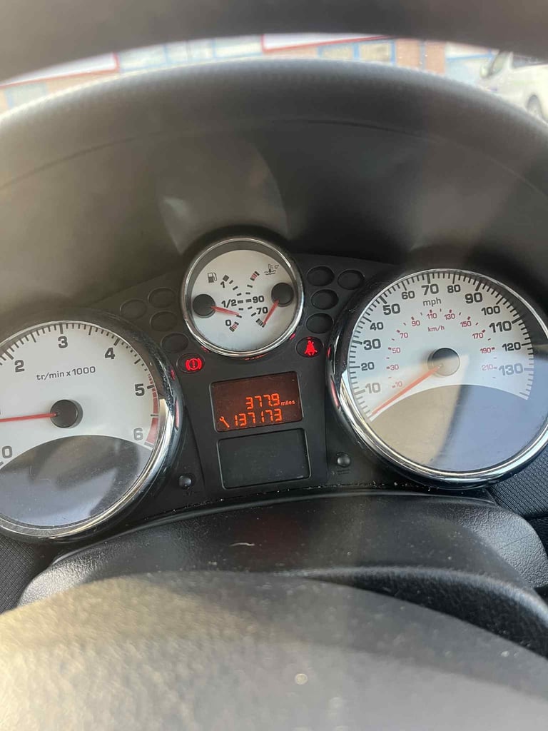 Peugeot, 207, Hatchback, 2012, Manual, 1398 (cc), 5 doors