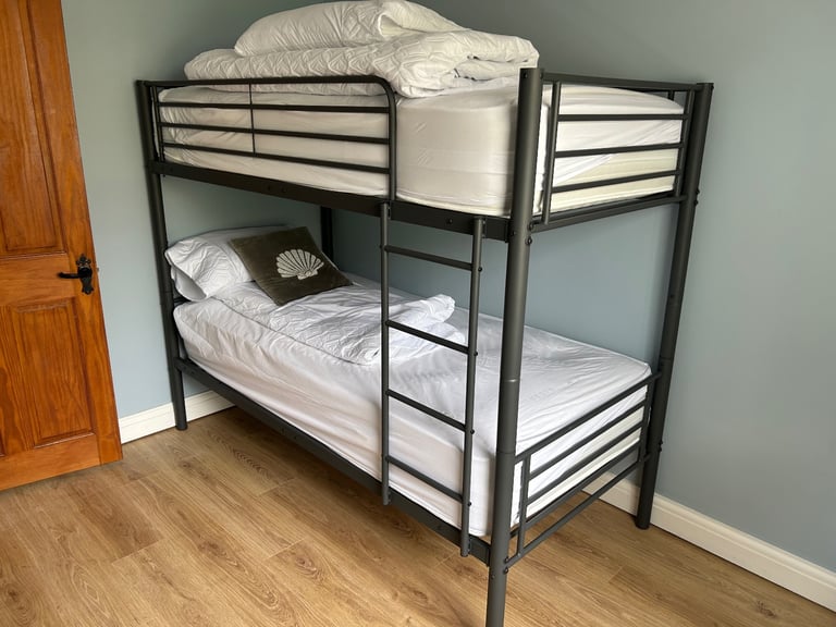 Bunk Beds: REDUCED 