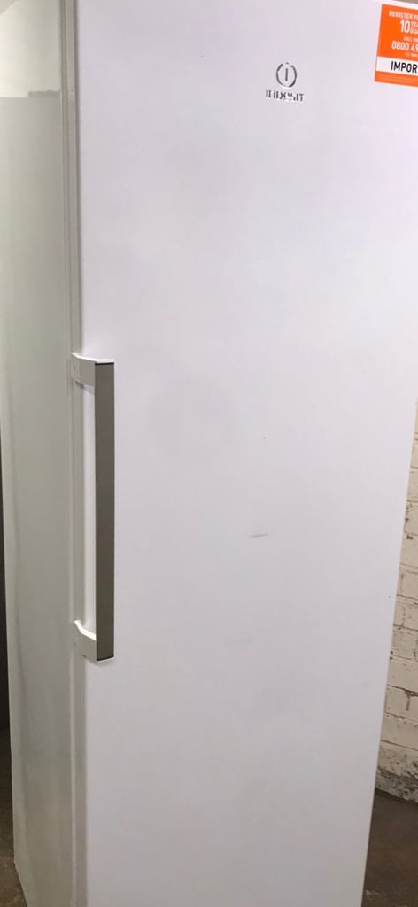 Fridge Tall Indesit