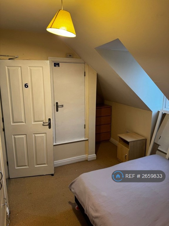 6 bedroom house in Gordon Street, Leamington Spa, CV31 (6 bed) (#2659833)