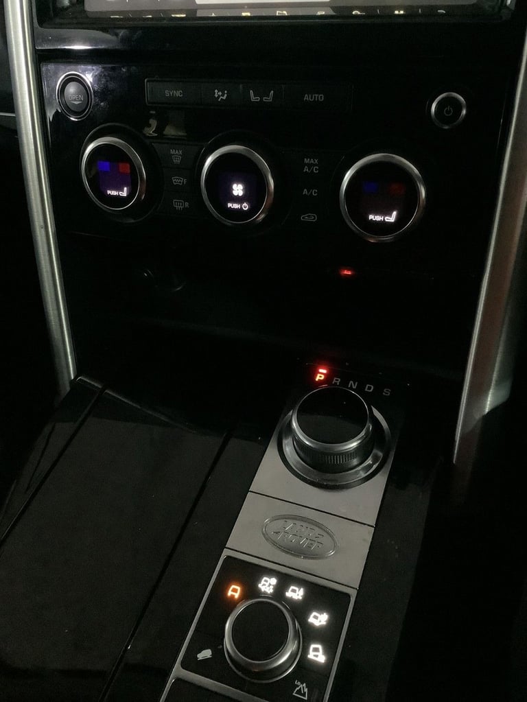 2018 Land Rover Discovery 2.0 SD4 HSE SUV 5dr Diesel Auto 4WD Euro 6 (s/s) (240 ps) ESTATE Diesel...