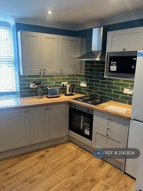4 bedroom flat in George Street, Oban, PA34 (4 bed) (#2142834)