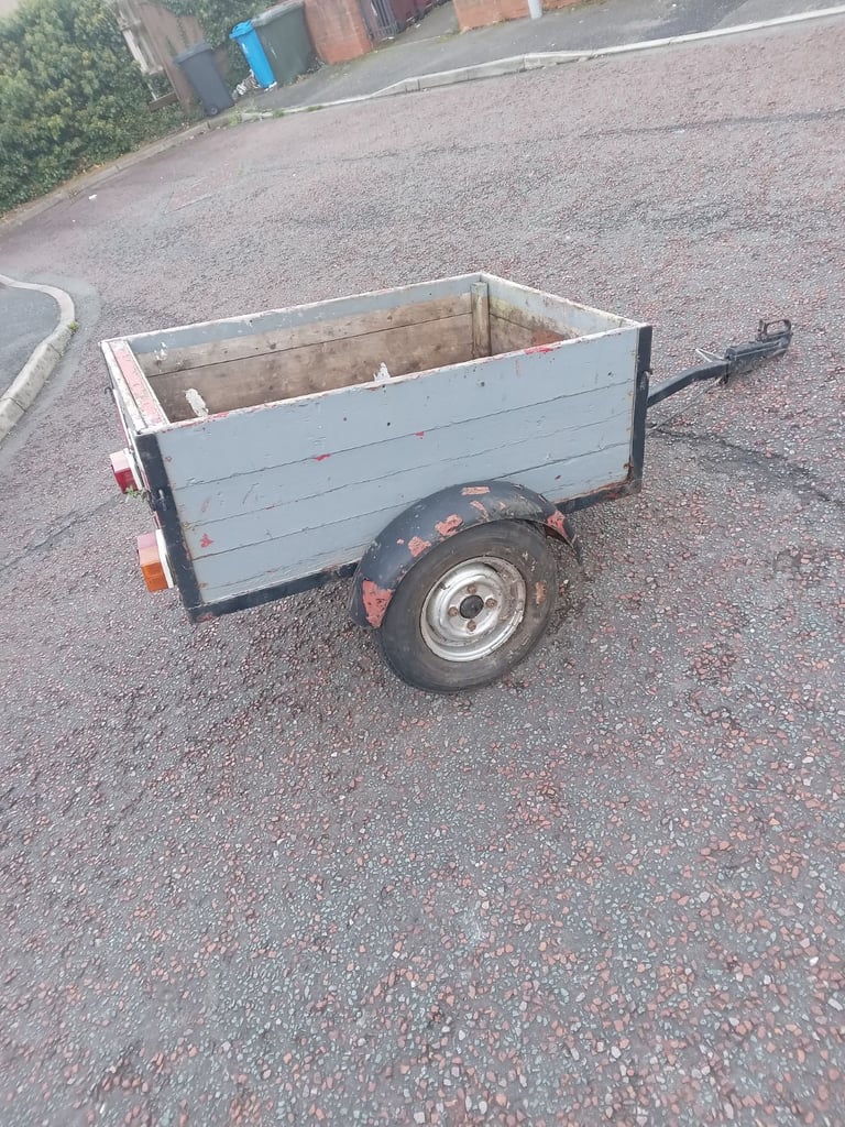 Trailer 4ft by 34 inches 