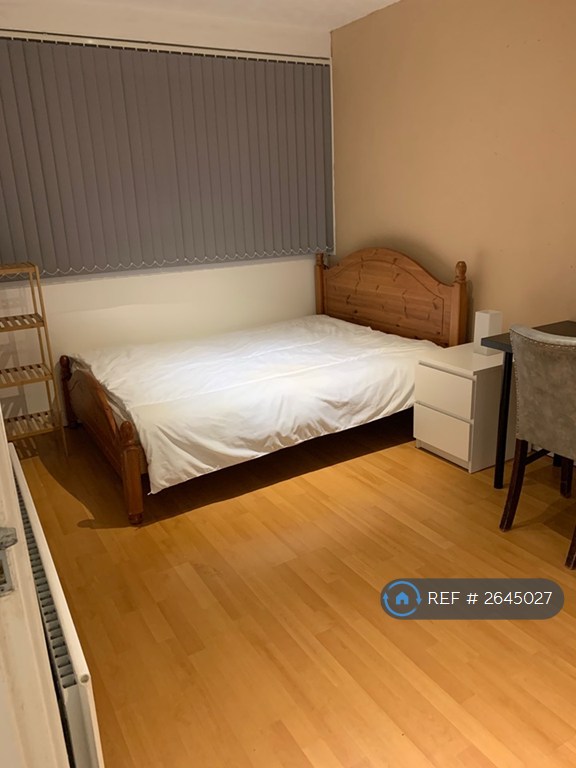 1 bedroom in Treby Street, London, E3 (#2645027)
