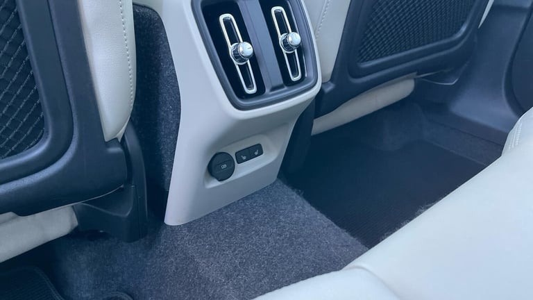 2024 Volvo XC40 Ultra B3 Mild hybrid ESTATE Petrol/Electric Hybrid Automatic