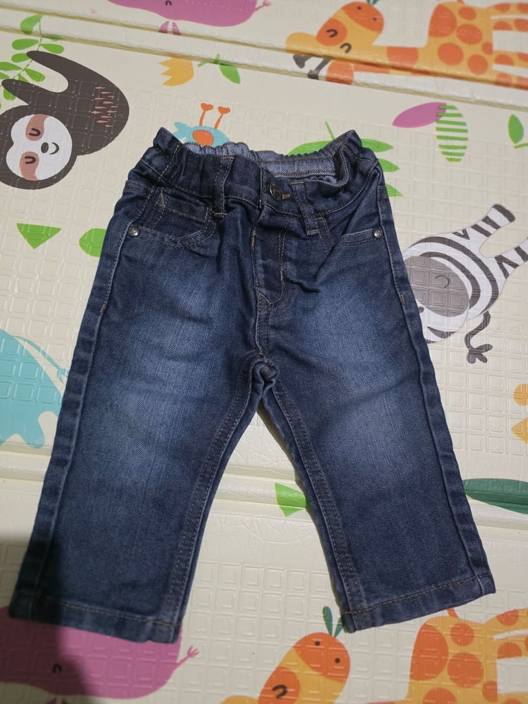 Bundle of boys trousers size 9-12 months