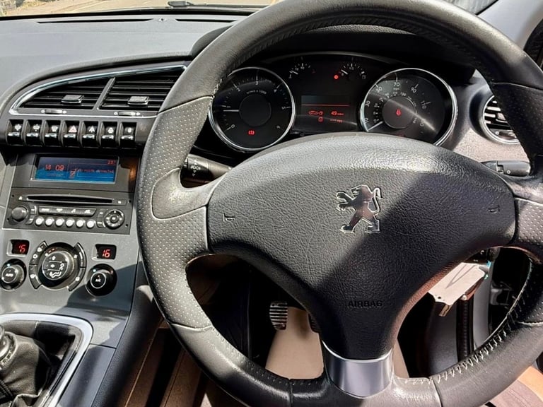 2012 Peugeot 3008 1.6 HDi 112 Allure 5dr - pan roof - see video HATCHBACK Diesel Manual