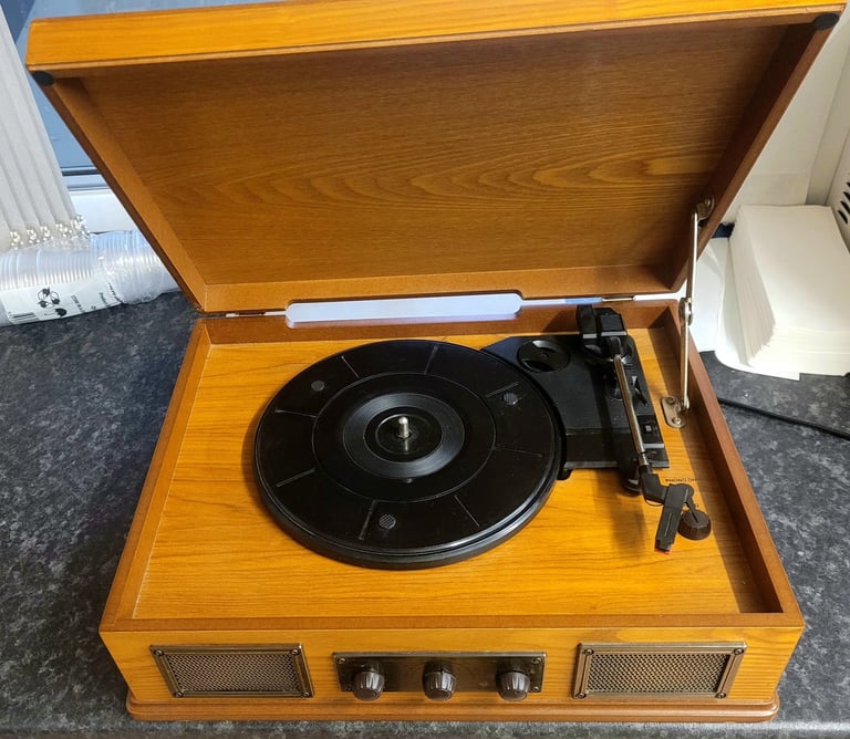 image for Vinyl/am fm radio