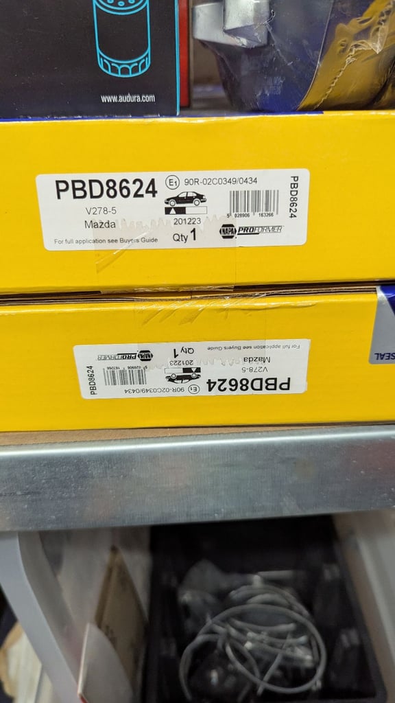 Mazda 3 front brake discs and pads