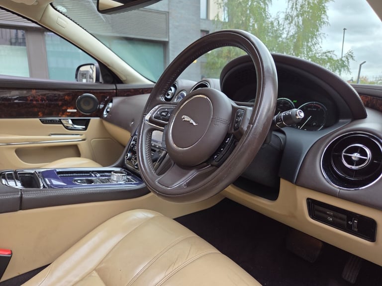 JAGUAR XJ 3.0D V6 PREMIUM LUXURY AUTO AUTOMATIC *FULL HISTORY TOP SPEC xf xe