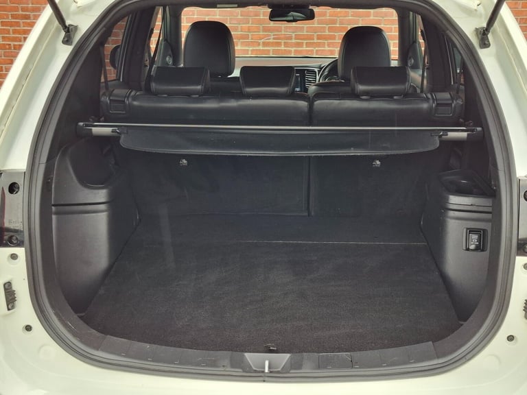 2021 21 Mitsubishi Outlander 2.4 PHEV Dynamic CVT Auto 4WD 13.8kWh. 1 Owner.