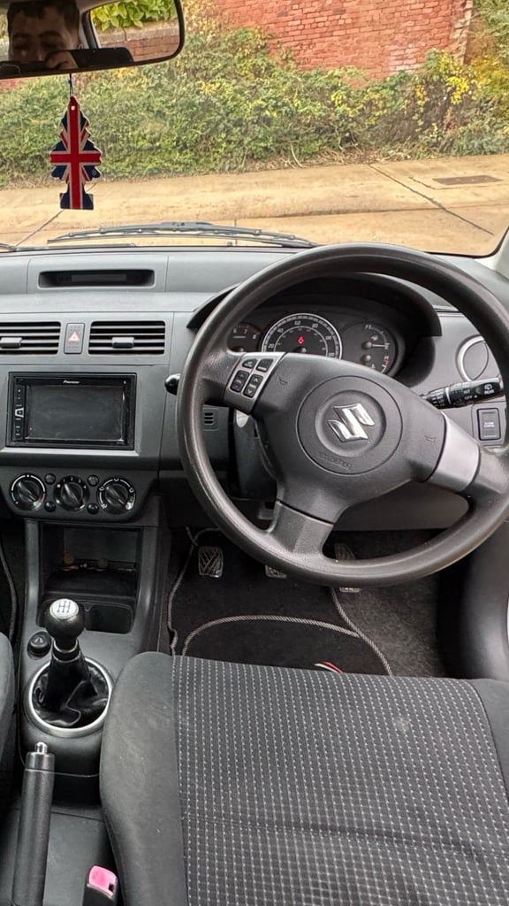 Suzuki, SWIFT, Hatchback, 2007, Manual, 1328 (cc), 5 doors