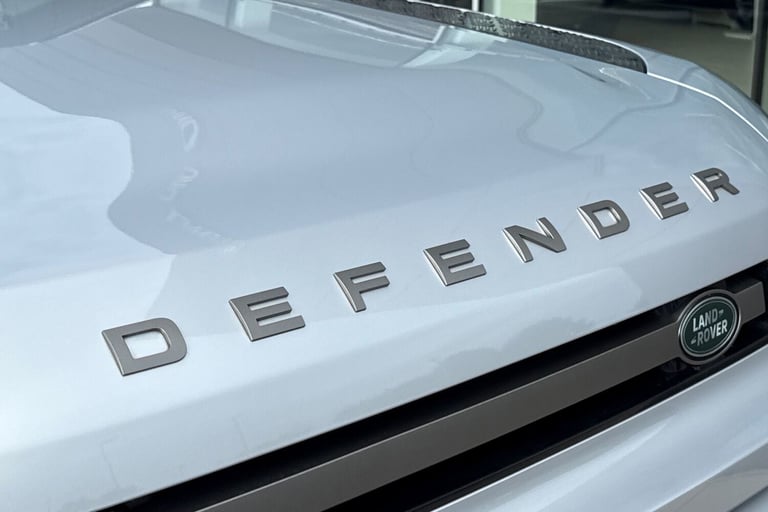2024 Land Rover Defender 110 3.0 D300 110 X-Dynamic HSE 5dr SUV DIESEL Automatic