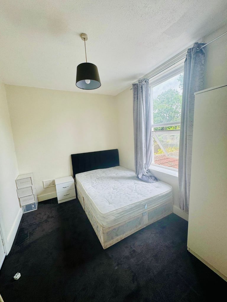 image for Spacious and Cosy Double Room for Rent in - SE12 0JP