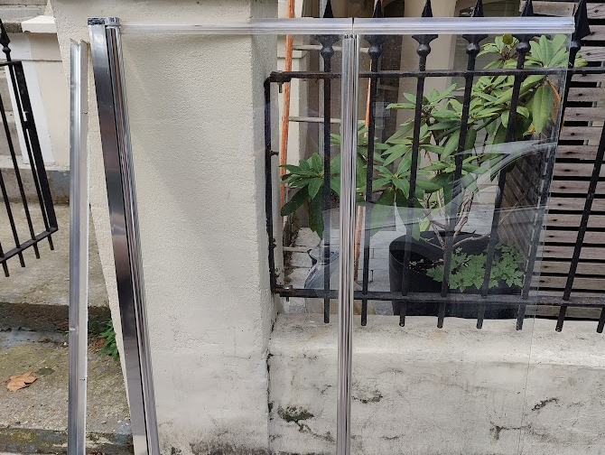 Bath shower screen - bifold, two fold, folding, 