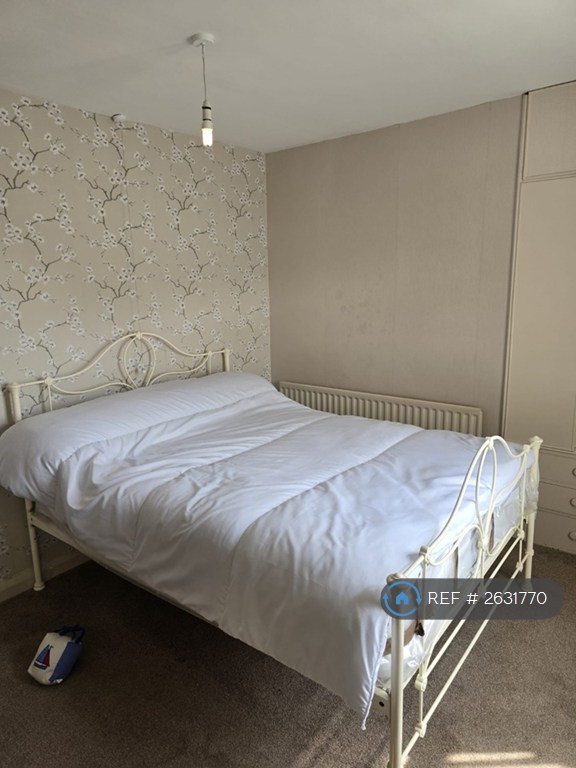 2 bedroom house in Greyswood Road, Stoke-On-Trent, ST4 (2 bed) (#2631770)