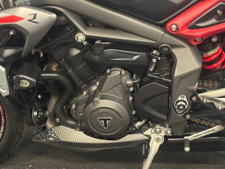 TRIUMPH STREET TRIPLE 765 R Triumph Shift Assist-Htd Grips  More
