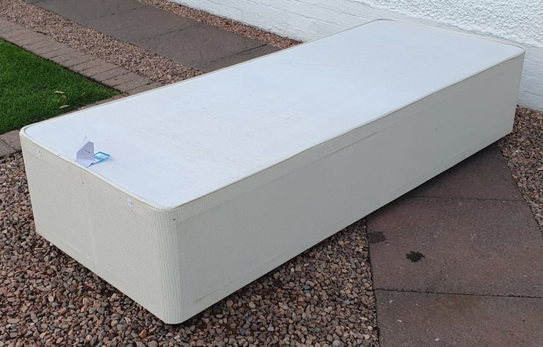 Small single bed, divan base with drawer & mattress 