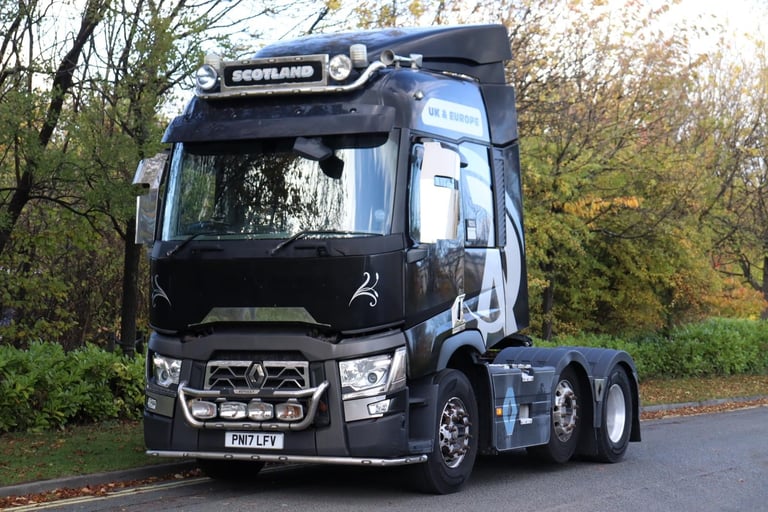 image for RENAULT T520 COMFORT 6X2 MIDLIFT TRACTOR (2017)