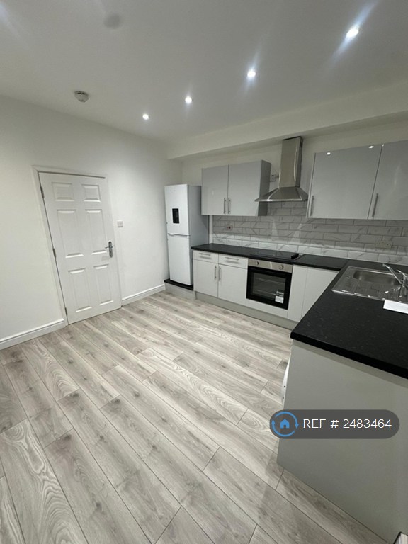 2 bedroom house in Alfreton Road, Nottingham, NG7 (2 bed) (#2483464)