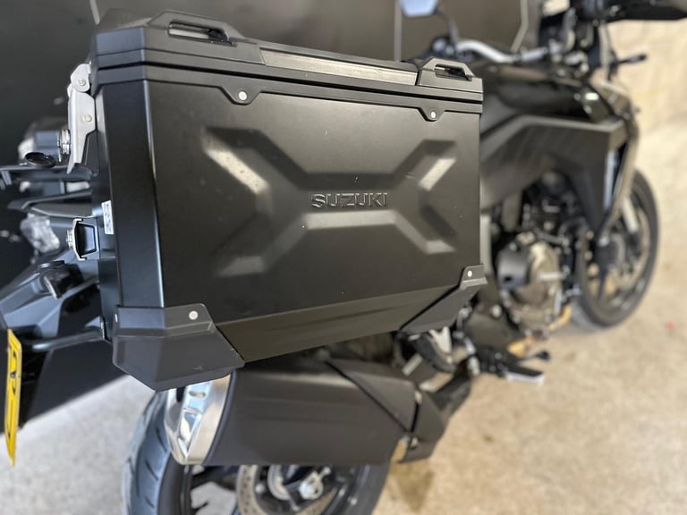 STUNNING ONE OWNER 2023/73 SUZUKI DL800 RE V-STROM
