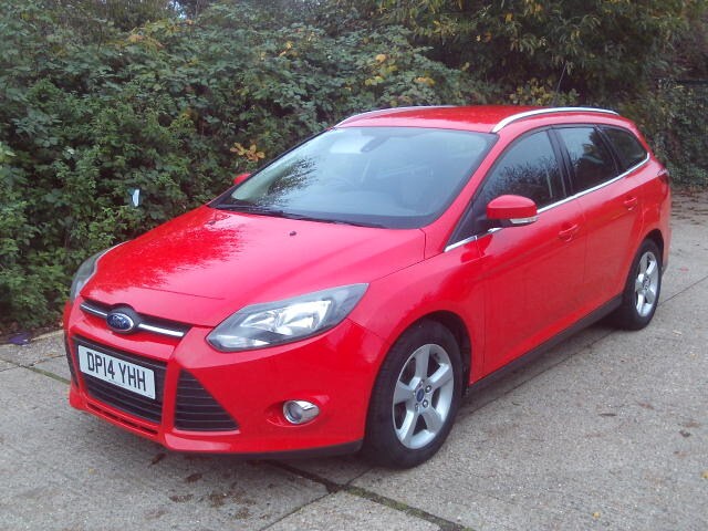 2014 Ford Focus 1.6 Zetec Navigator 5dr Powershift Red 56k Miles Years MOT Warranty ESTATE Petrol...