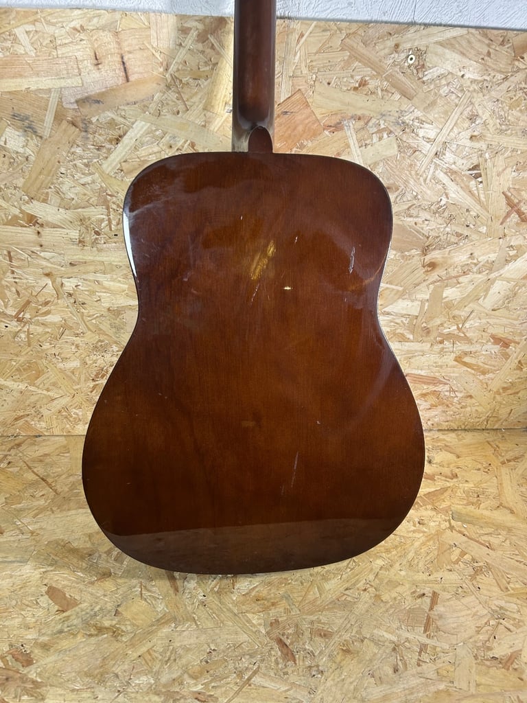 YAMAHA F-340 Acoustic Guitar - 6 String - Right Handed - Including Gig Bag