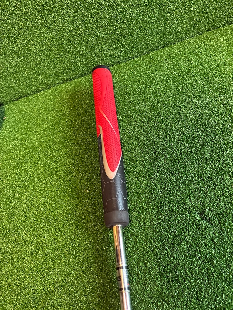 Ping BZ8 putter with thick grip