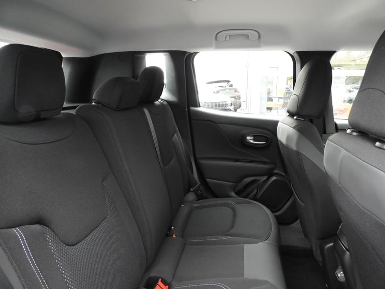 2025 Jeep Renegade Altitude 1.5 E-hybrid 130hp ESTATE Petrol/Electric Hybrid Automatic