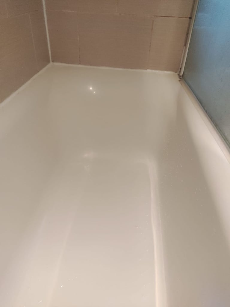 Lovely Double Room Recently within flat share in Holyrood, City Centre