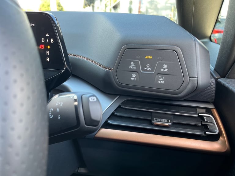  Cupra Born E Boost 59kwh V2 Hatchback 5dr Electric Auto 230 Ps Electric