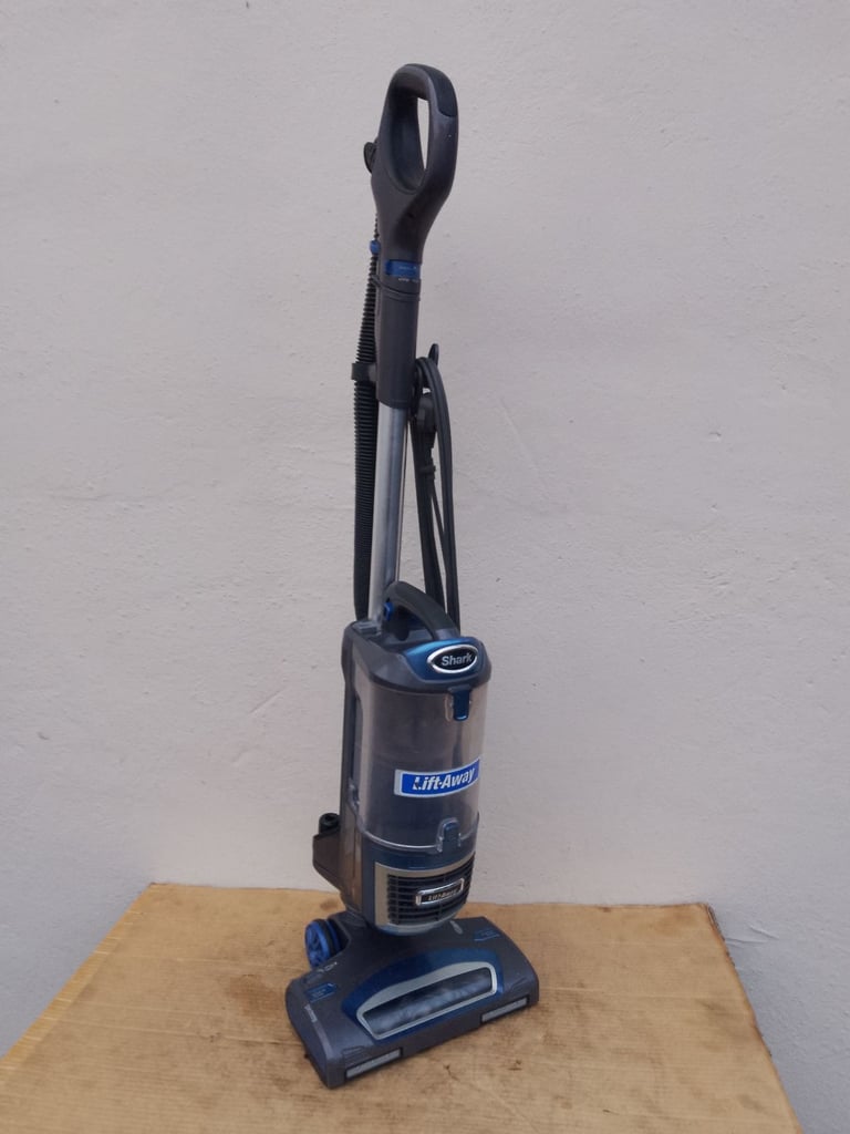 🛑 FREE DELIVERY 'SHARK' LIFTAWAY TECHNOLOGY UPRIGHT VACUUM CLEANER 