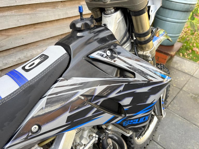 2008 / 08 Yamaha WR250F £2750 Blue 7595 miles.