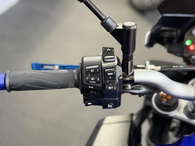 2018 Yamaha MT-10 1000 Hyper-naked Petrol Manual Euro 4 (160 ps)