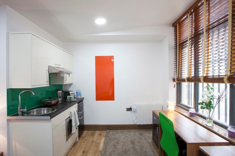 DSS/UC - Studio Flat Apartment - To Rent - Bills Included 