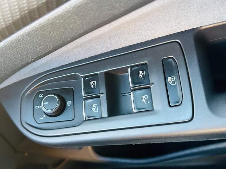 2021 Volkswagen Golf 1.5 eTSI MHEV R-Line DSG Euro 6 (s/s) 5dr HATCHBACK Petrol/Electric Hybrid A...